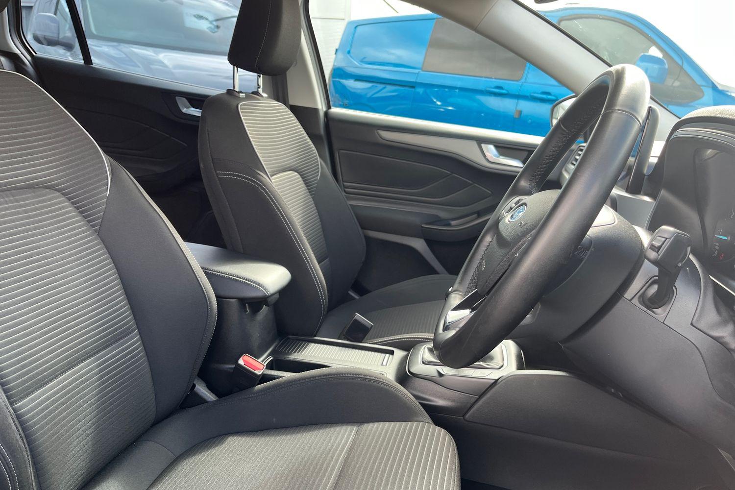 Ford FOCUS Photo 16