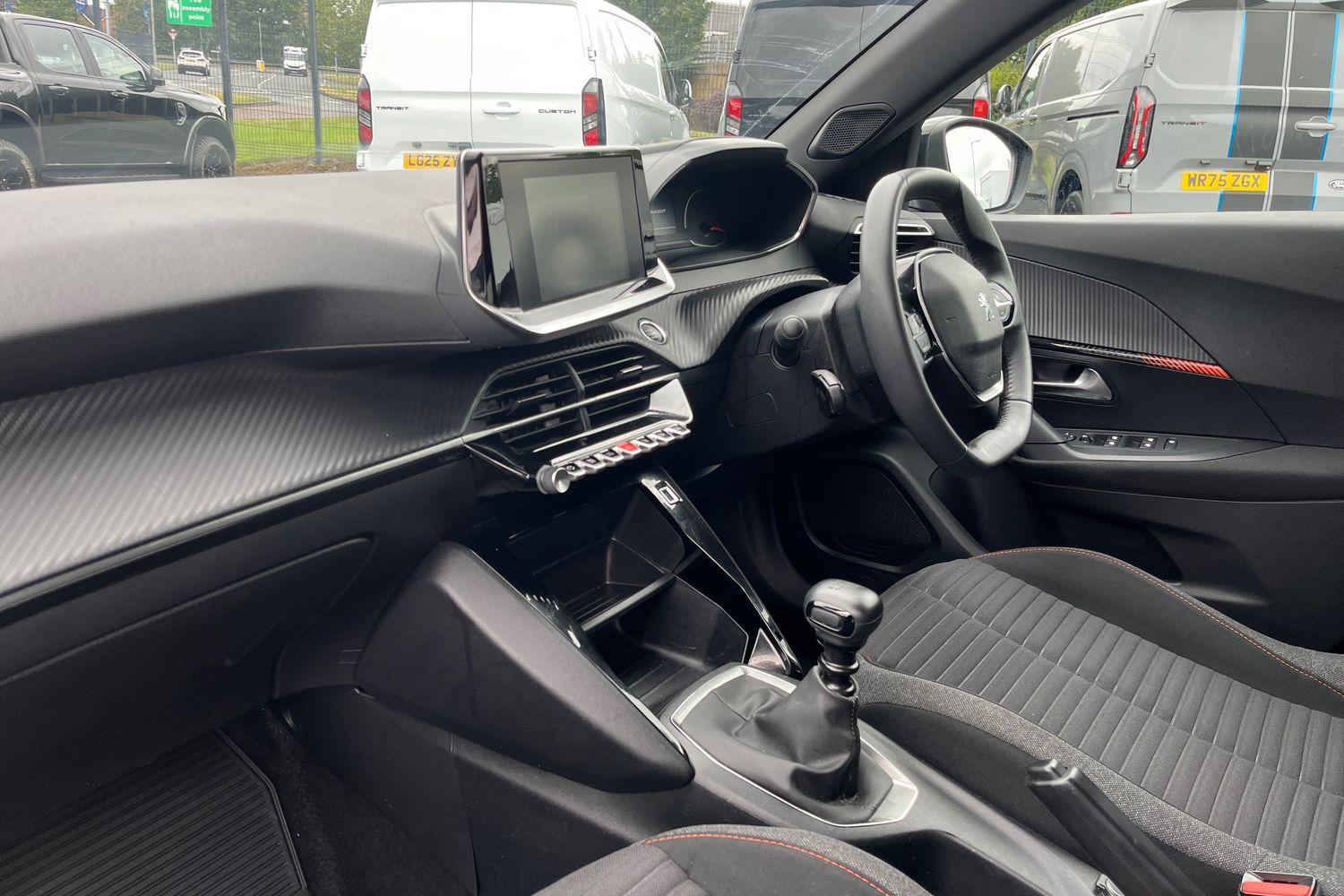 Peugeot 2008 Photo 17