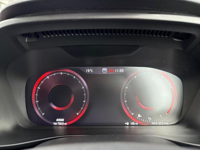 VOLVO XC40 Photo 15