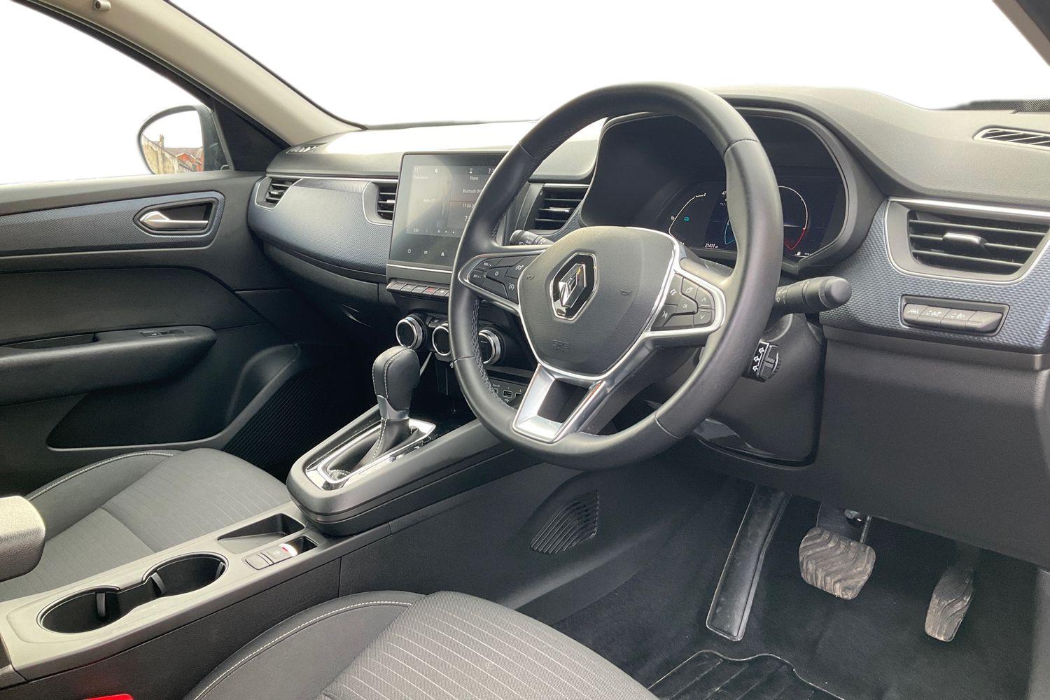 Renault ARKANA Photo 8
