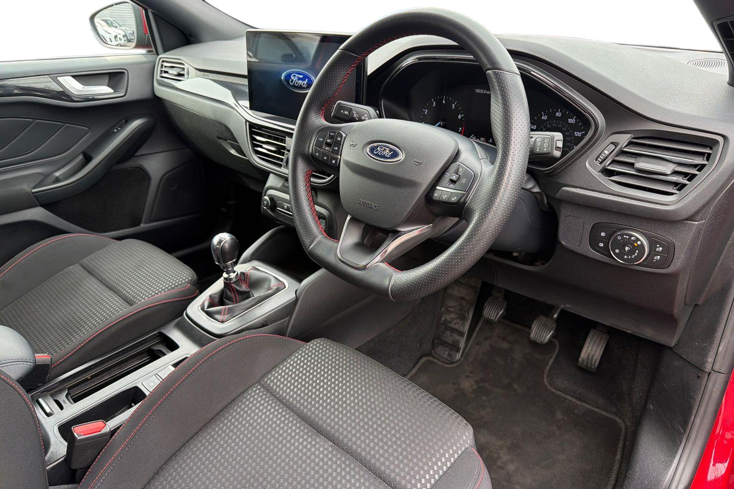 Ford FOCUS Photo 8