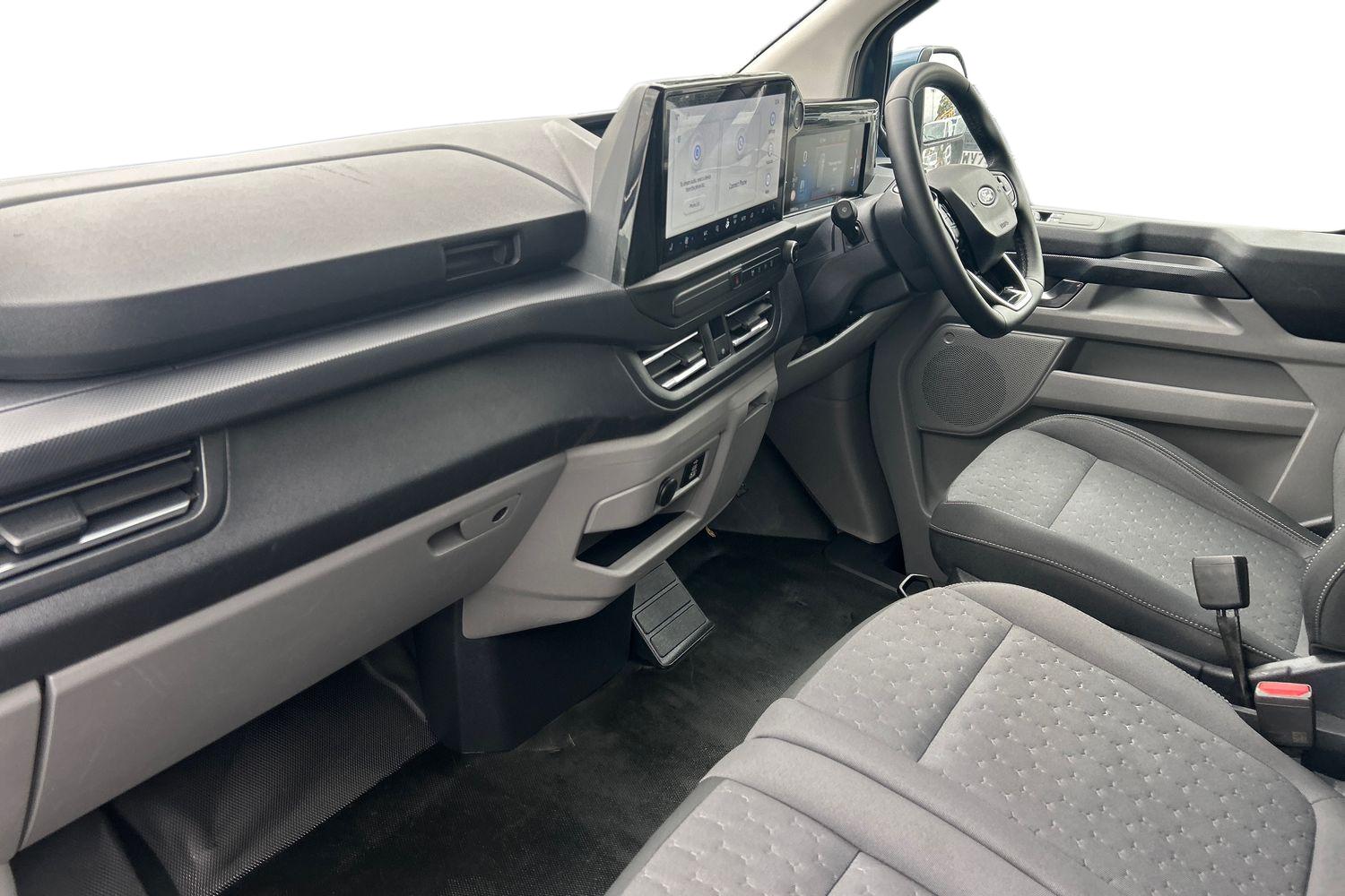 Ford E-TRANSIT CUSTOM Photo 3
