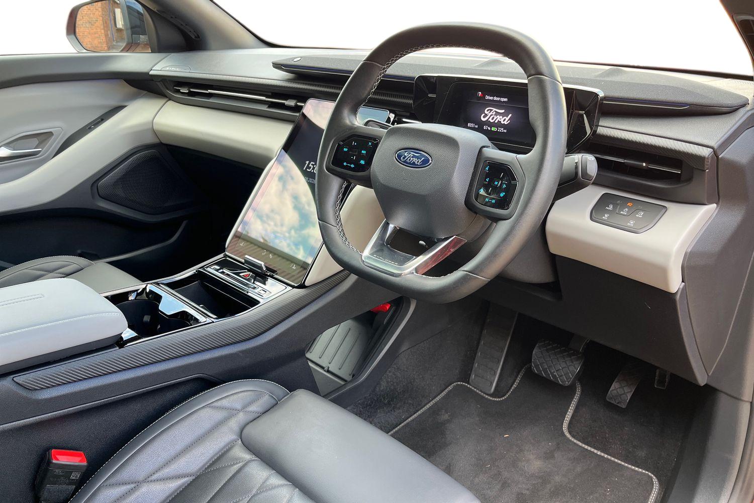 Ford Explorer Photo 8