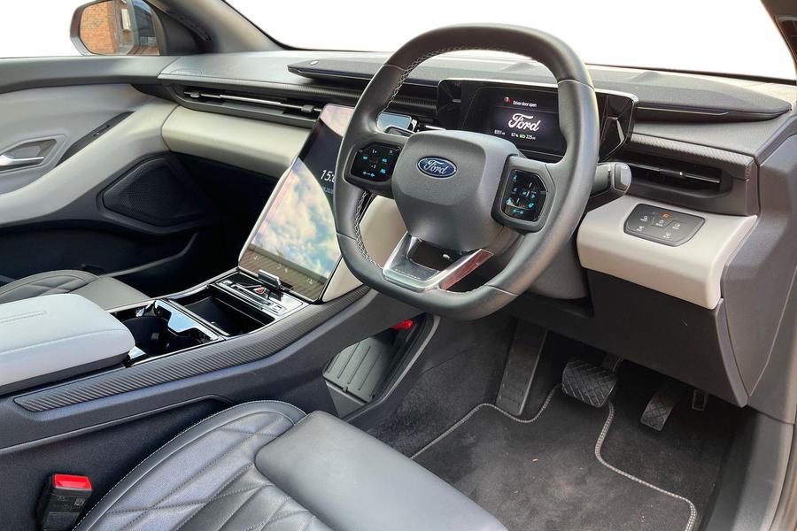 Ford Explorer Photo autoimg-42b52bd70211acccb06d361ca222feb59a088057.jpg