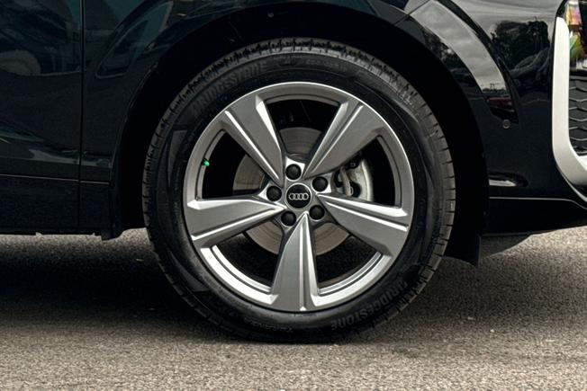Audi Q3 Photo 5