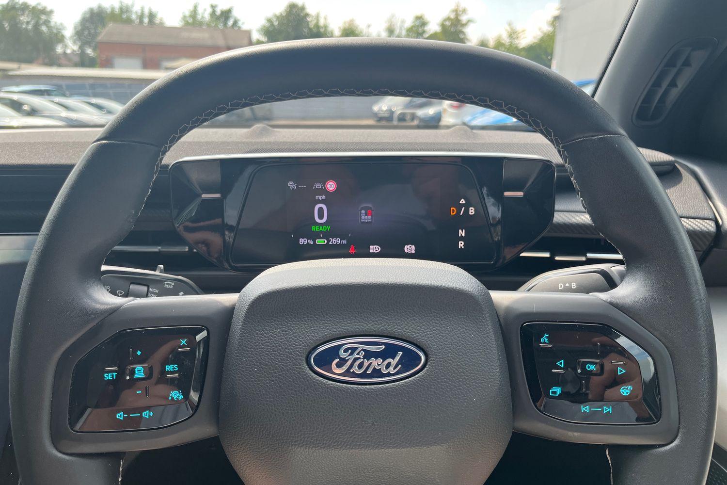 Ford Explorer Photo 11