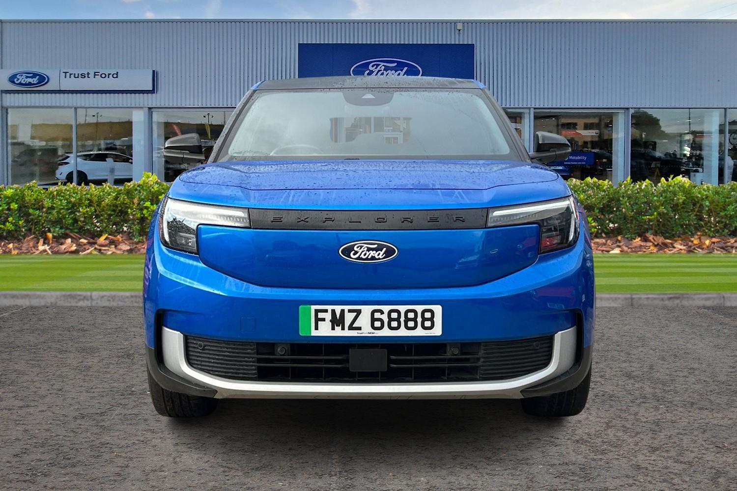 Ford EXPLORER Photo 5