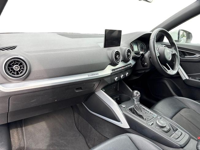 AUDI Q2 Photo 2