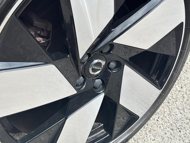 VOLVO C40 Photo 27