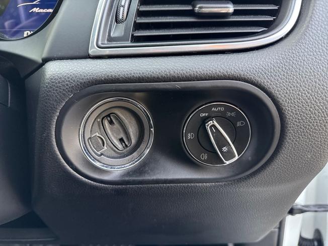 Porsche Macan Photo 30