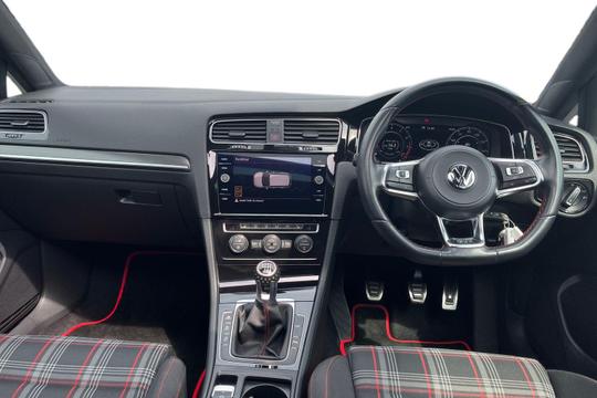 Volkswagen Golf Photo autoimg-42dcb0f9e4e1cca2a3a3363d90884113b5993657.jpg