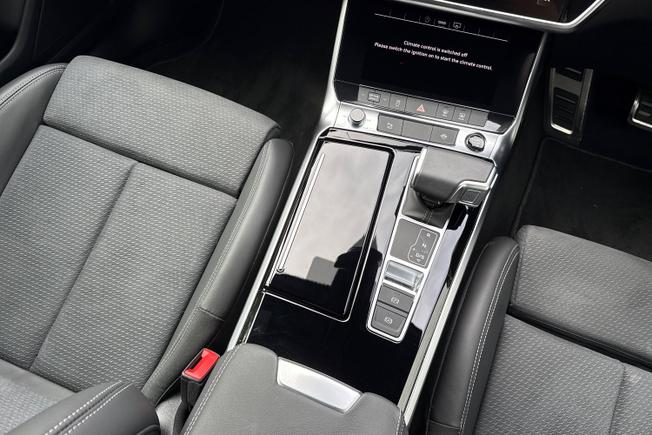Audi A6 Saloon Photo 24