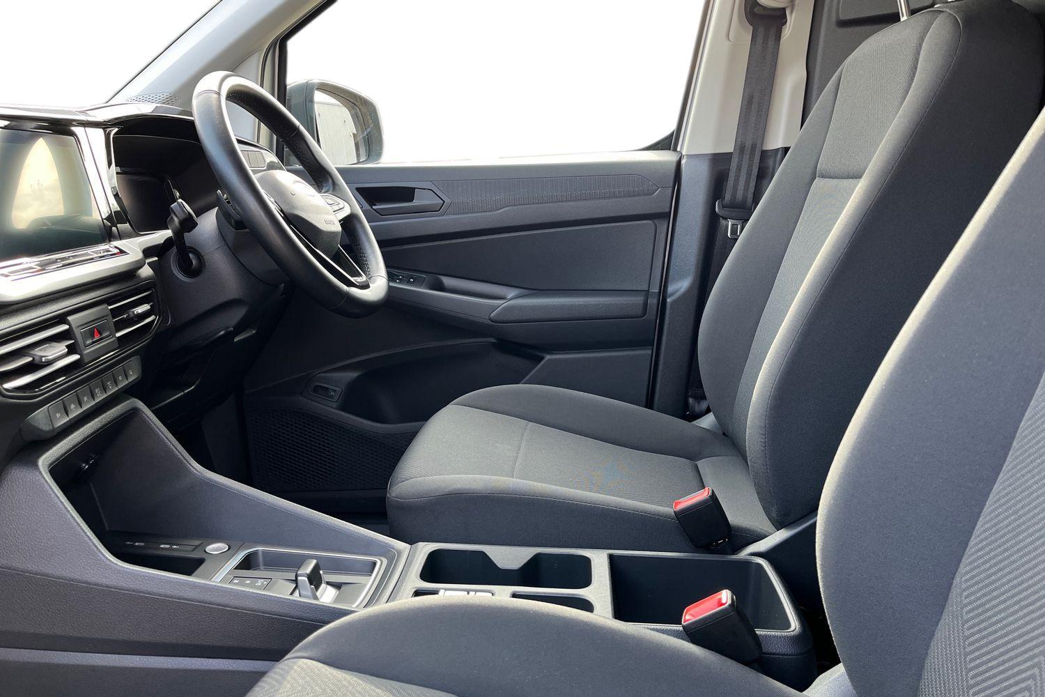 Ford TRANSIT CONNECT Photo 9