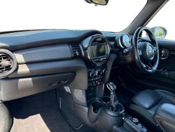 MINI Convertible Photo 2