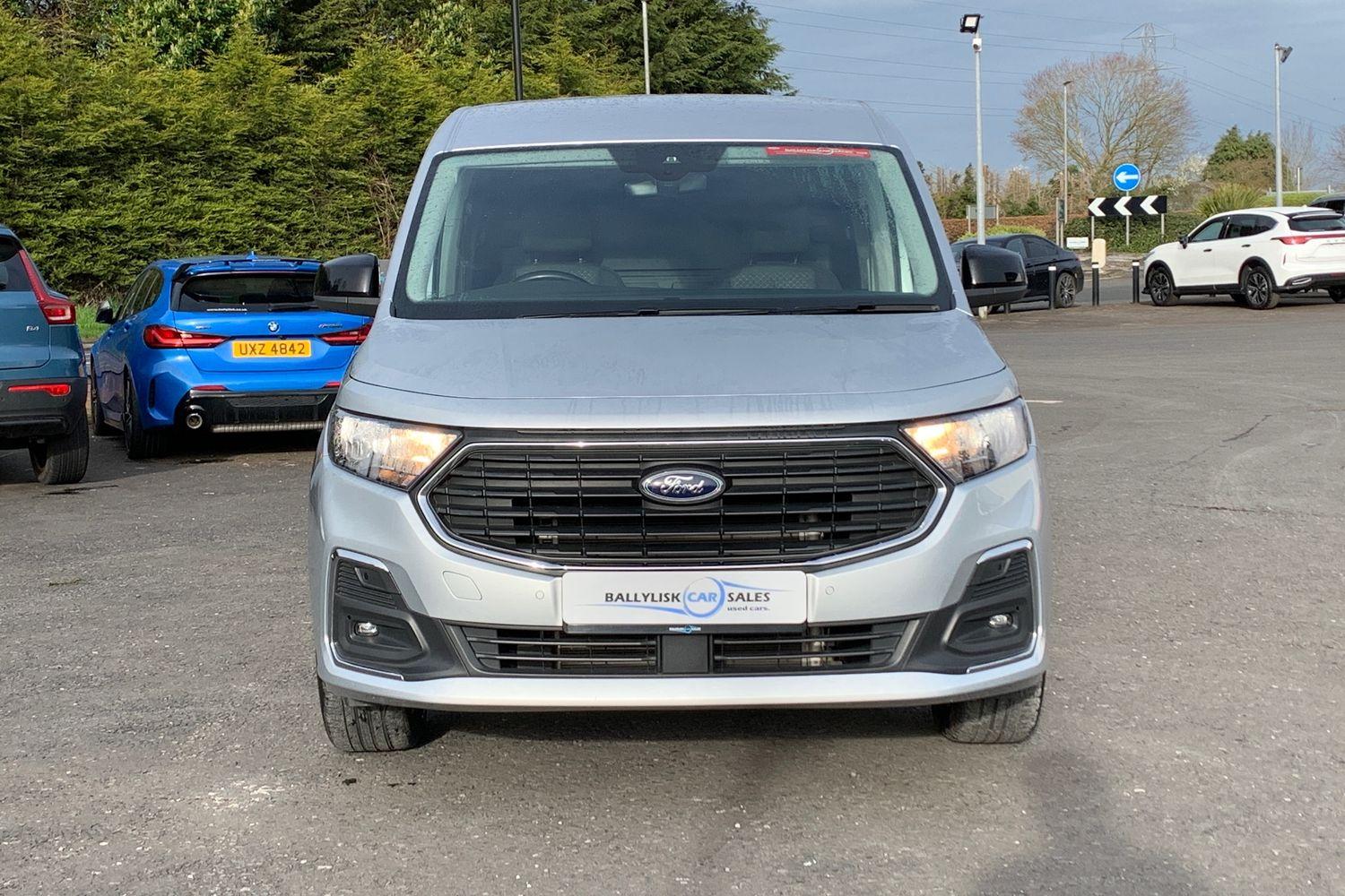 2025 Ford Transit Connect 2.0 102PS 230 EcoBlue Limited Panel Van L2 in Silver with 10K - vehicle photo 4 for sale on PureCar