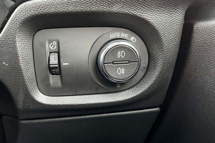 Vauxhall CORSA Photo autoimg-42e47a7258b3bf7962c2d4da972e9c1f09f8d06a.jpg