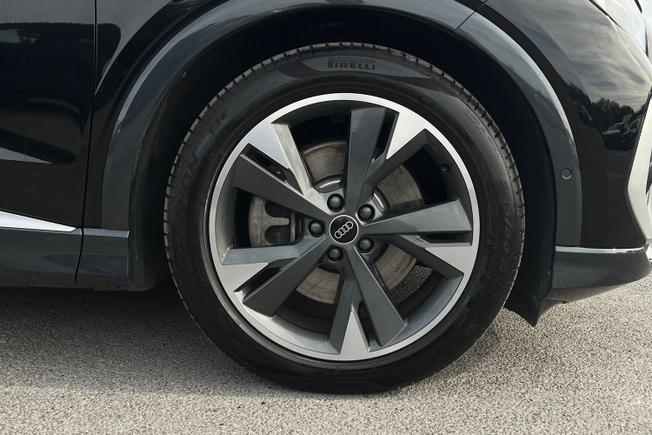 AUDI Q4 E-Tron Photo 5