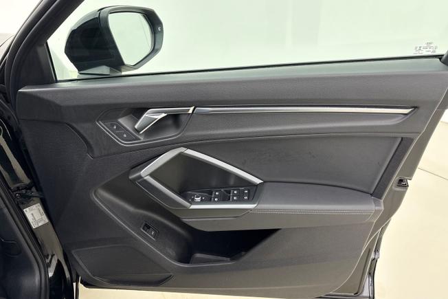 Audi Q3 Photo 29