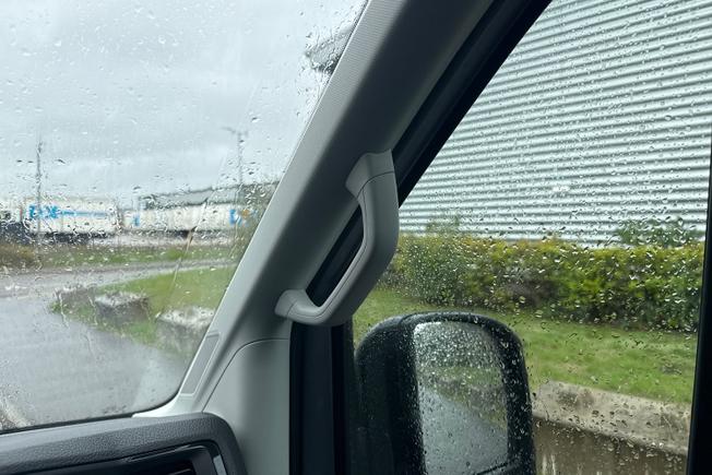 VOLKSWAGEN CRAFTER Photo 48