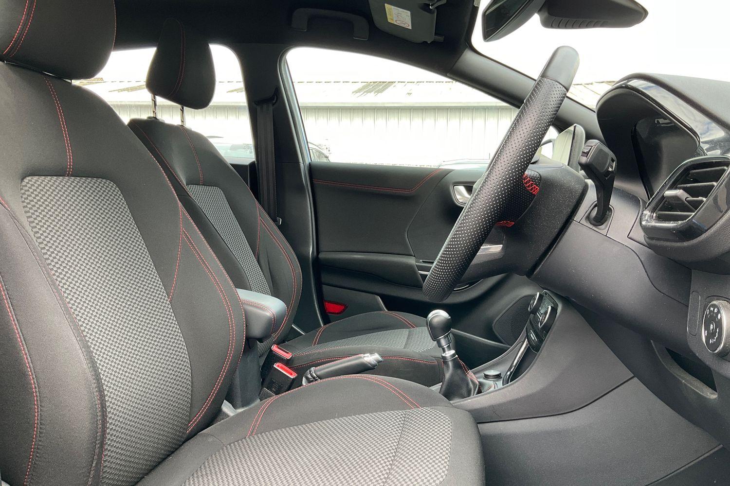 Ford PUMA Photo 16