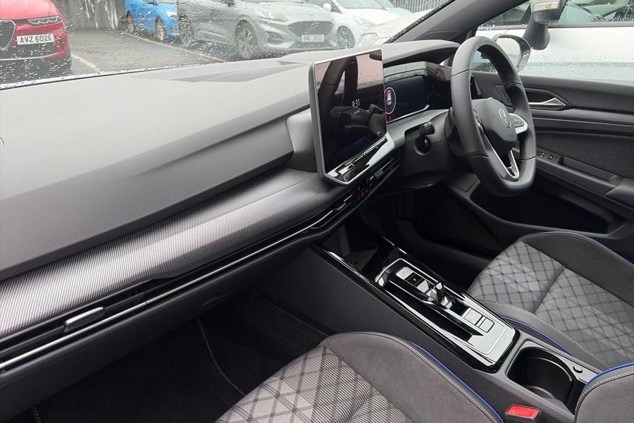 Volkswagen GOLF Photo autoimg-42ee5f93a28741846dbfad4416aa10e9f6989b16.jpg