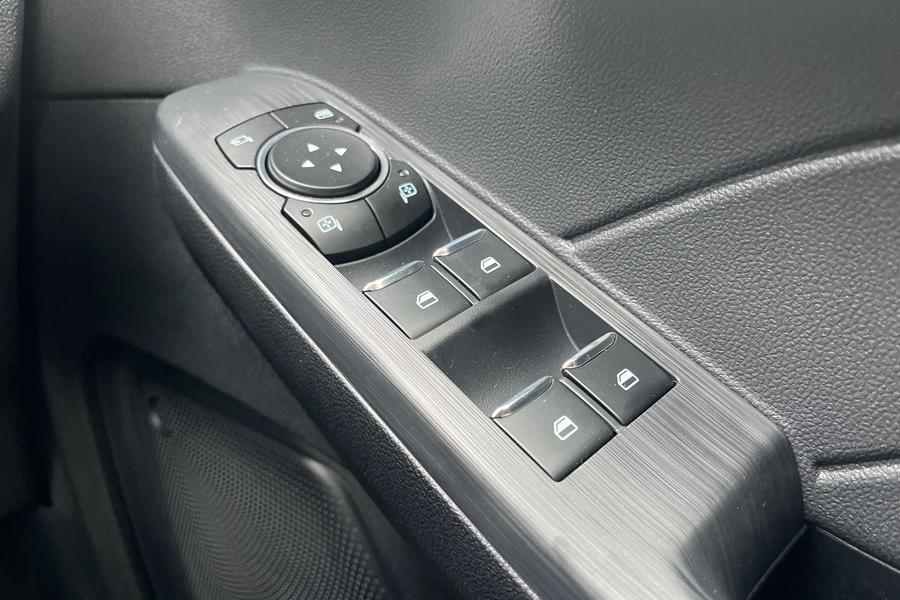 Ford KUGA Photo autoimg-42efbf7b63f511f69bd04c0d505c1861948c34df.jpg