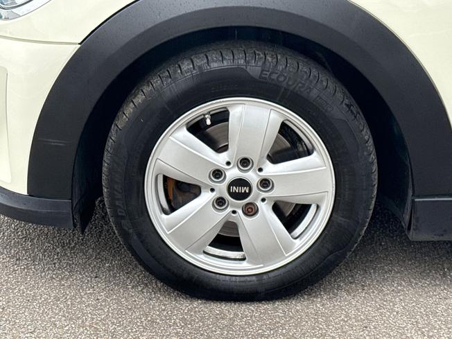 MINI Hatch Photo 23