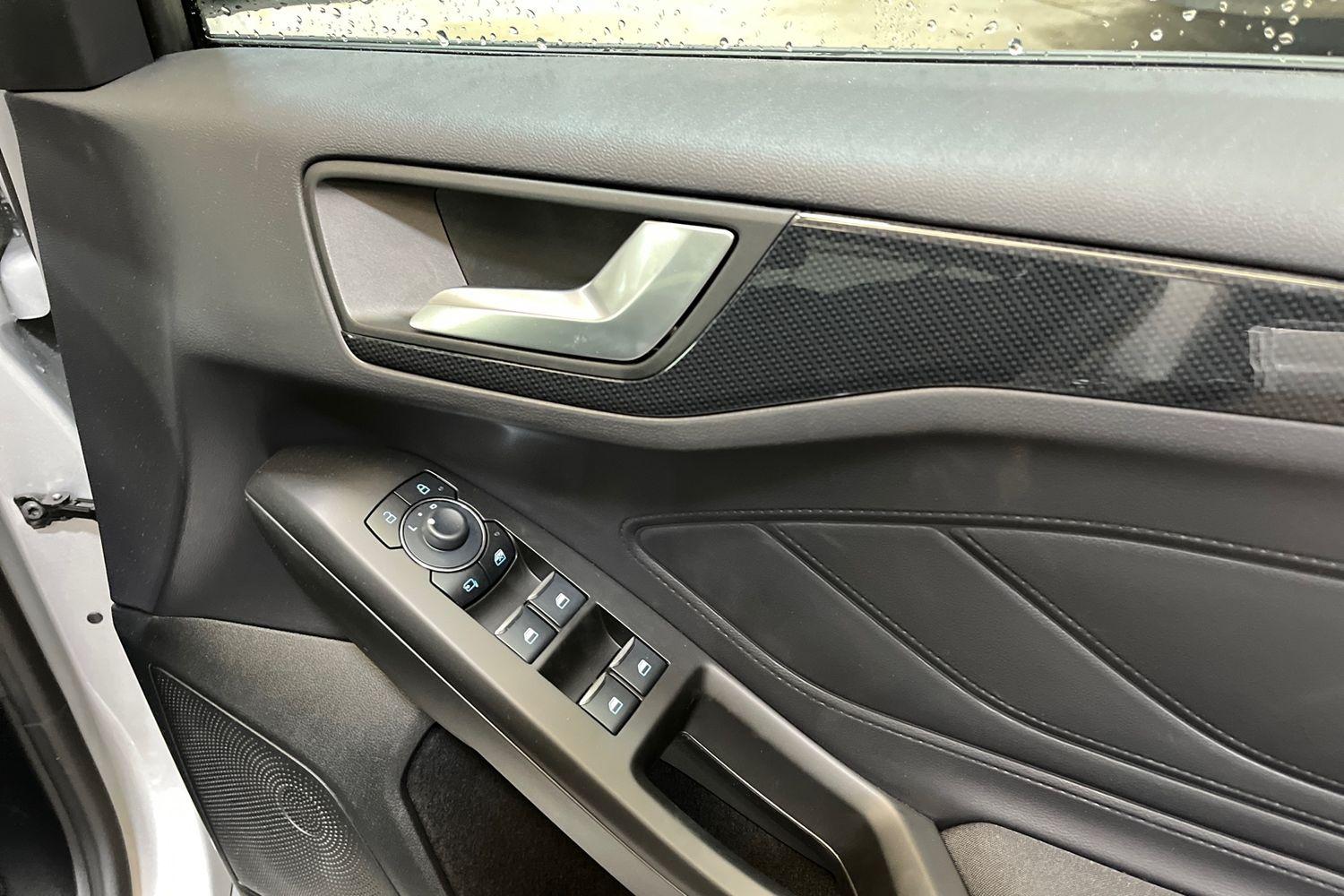 Ford FOCUS Photo 24