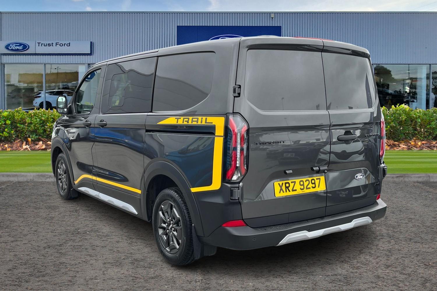Ford Transit Custom Photo 1