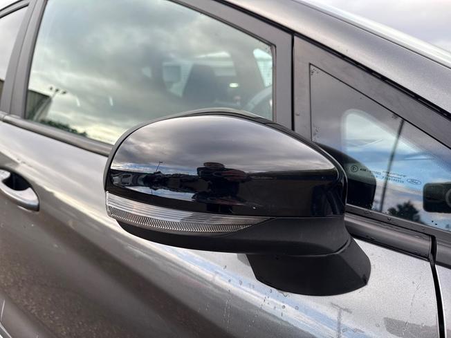 FORD Fiesta Photo 20
