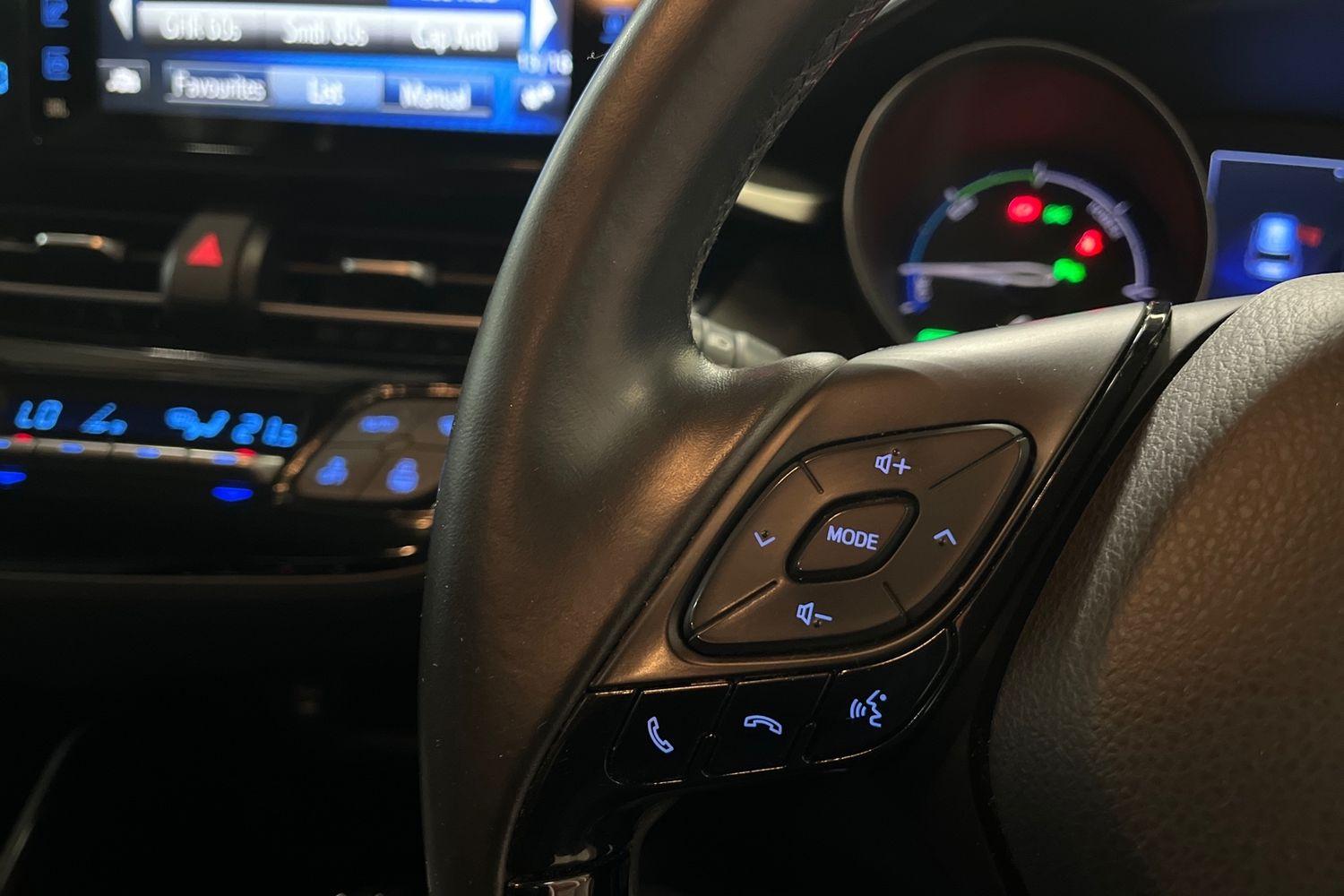 Toyota C-HR Photo 28