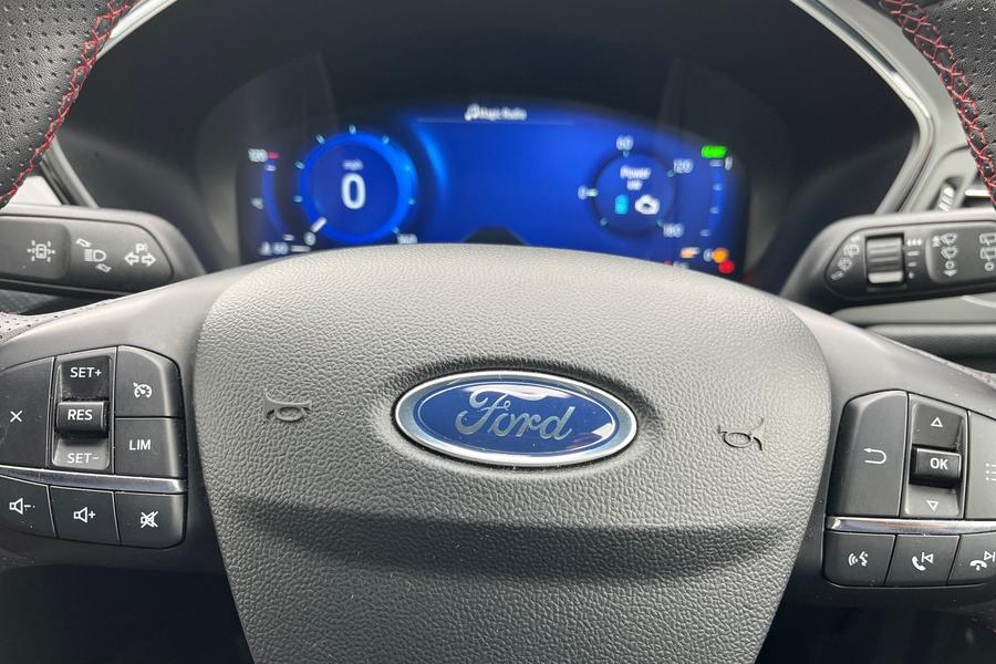 Ford KUGA Photo autoimg-430b606c9d641e163c009669aaae914c0c615188.jpg