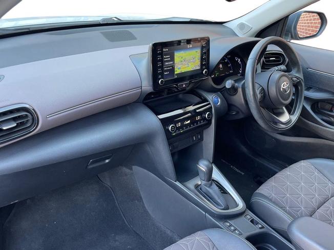 TOYOTA Yaris Cross Photo 2