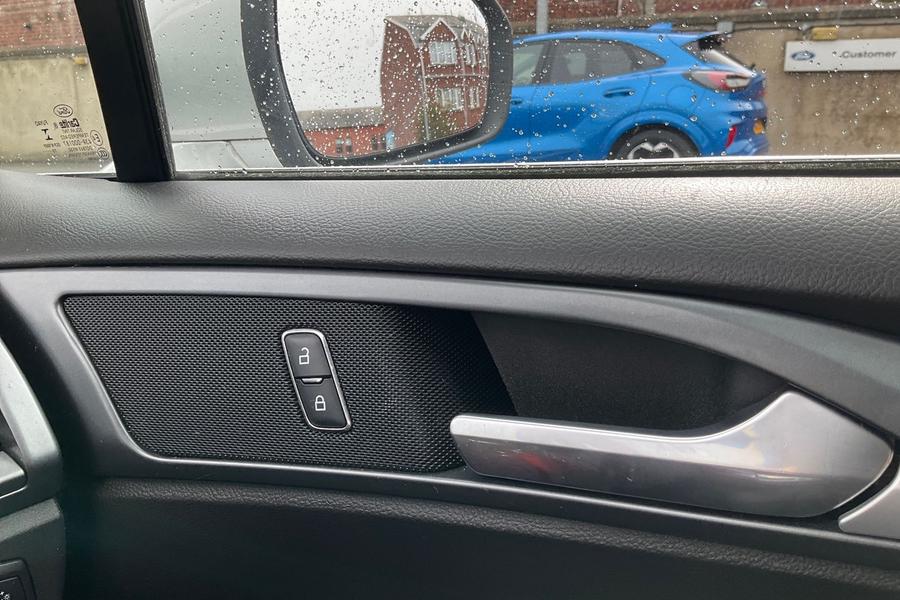 Ford MONDEO Photo autoimg-430c09fd9e7475ce44c371d9b96e3dfa104f2300.jpg