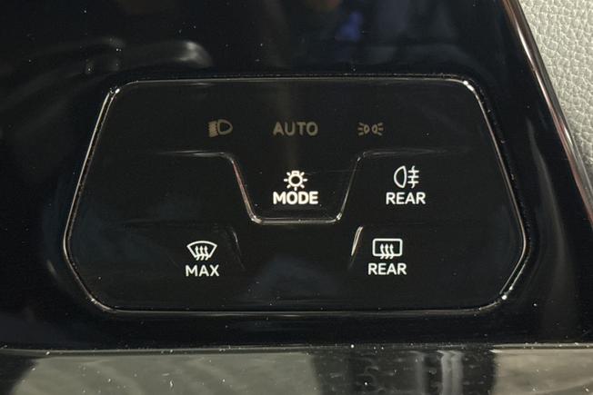 VOLKSWAGEN Golf Photo 24