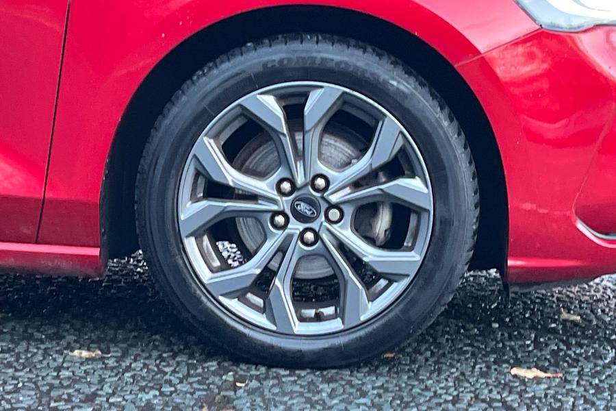 Ford FOCUS Photo autoimg-43184cd2c82b4e71f19c5f10f356827fbb23c801.jpg