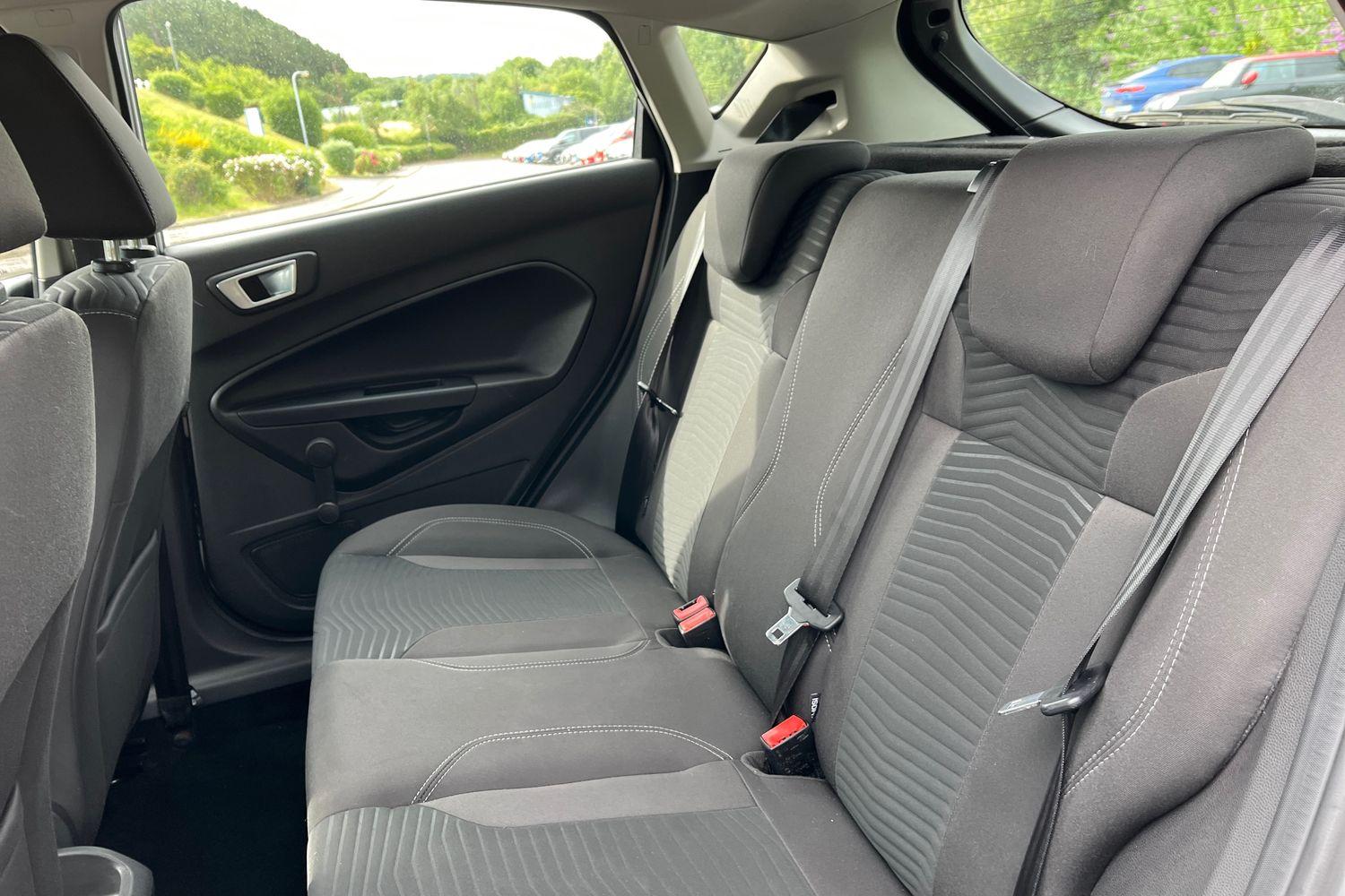 Ford FIESTA Photo 34