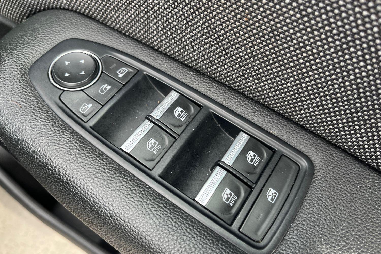 Renault CAPTUR Photo 15