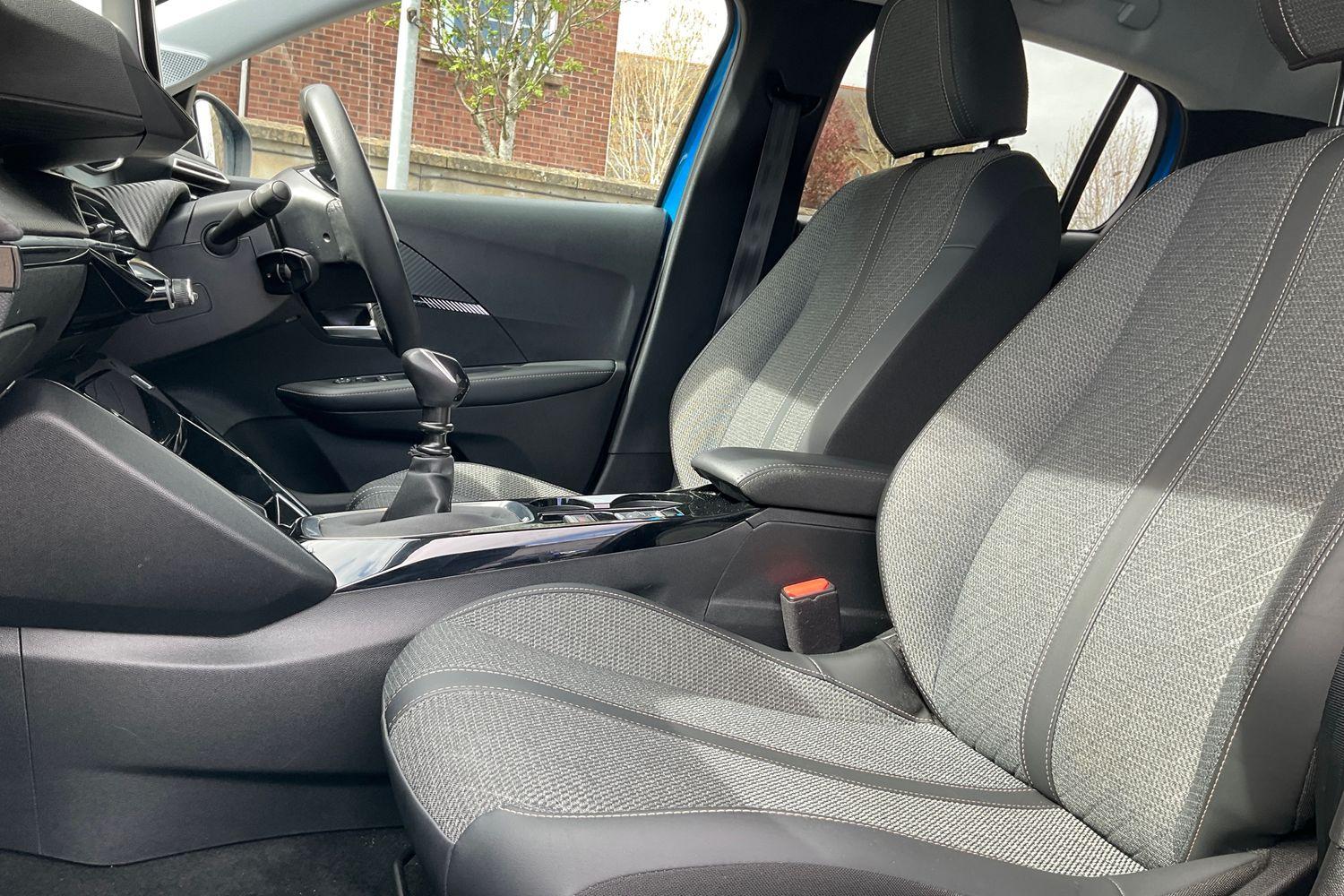 Peugeot 208 Photo 18
