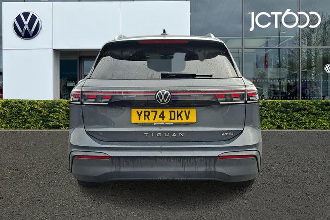 VOLKSWAGEN Tiguan Photo 7