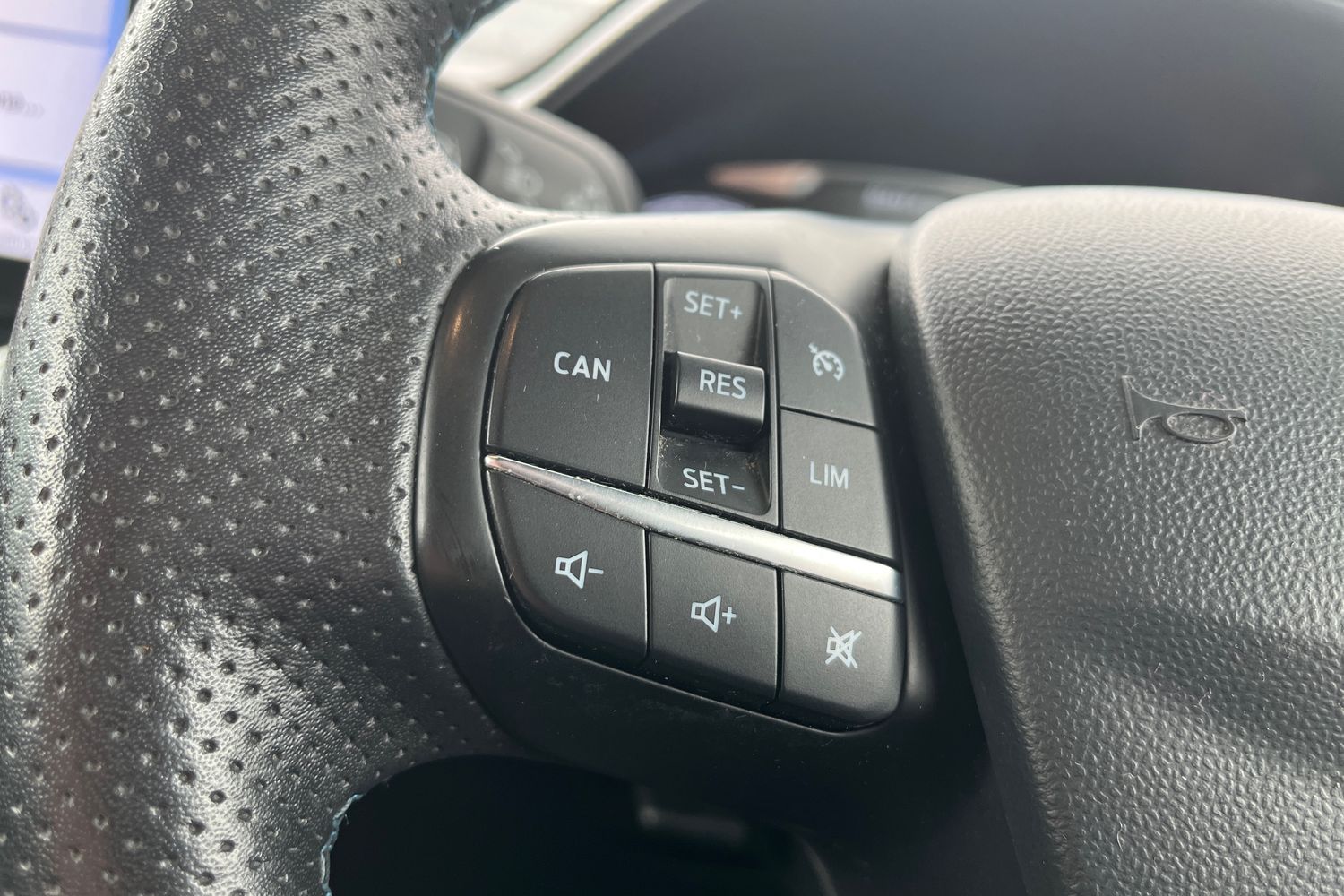 Ford Fiesta Photo 32