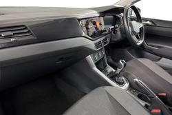 VOLKSWAGEN Polo Photo 2