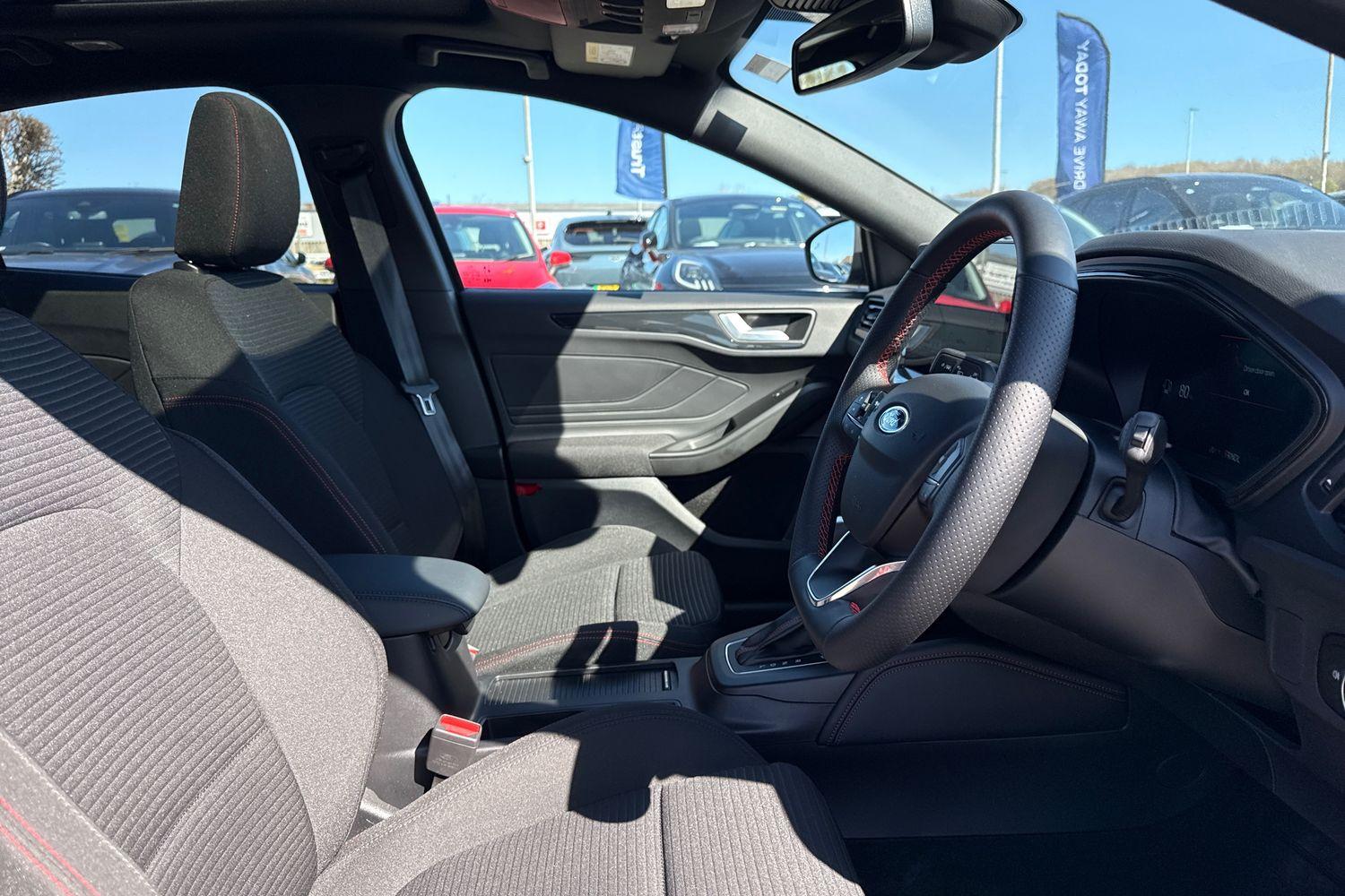 Ford FOCUS Photo 16