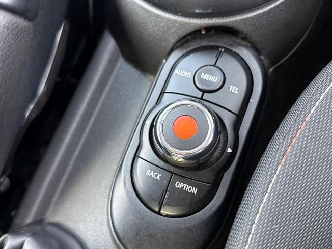 MINI Hatch Photo 30