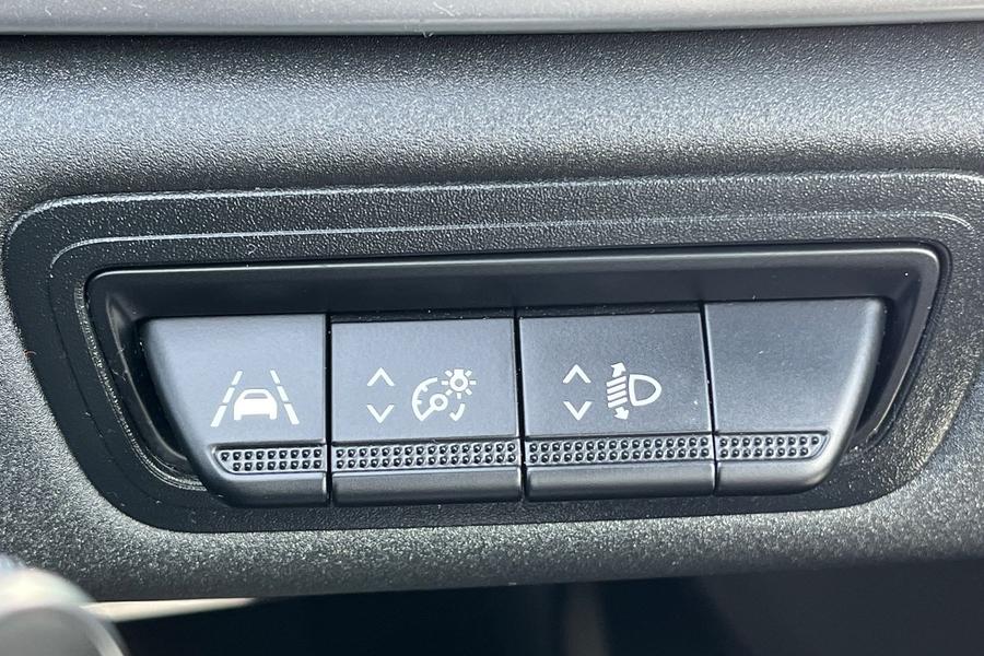 Renault CAPTUR Photo autoimg-4333eb273017693affa17891d43eb17be4cc8bef.jpg