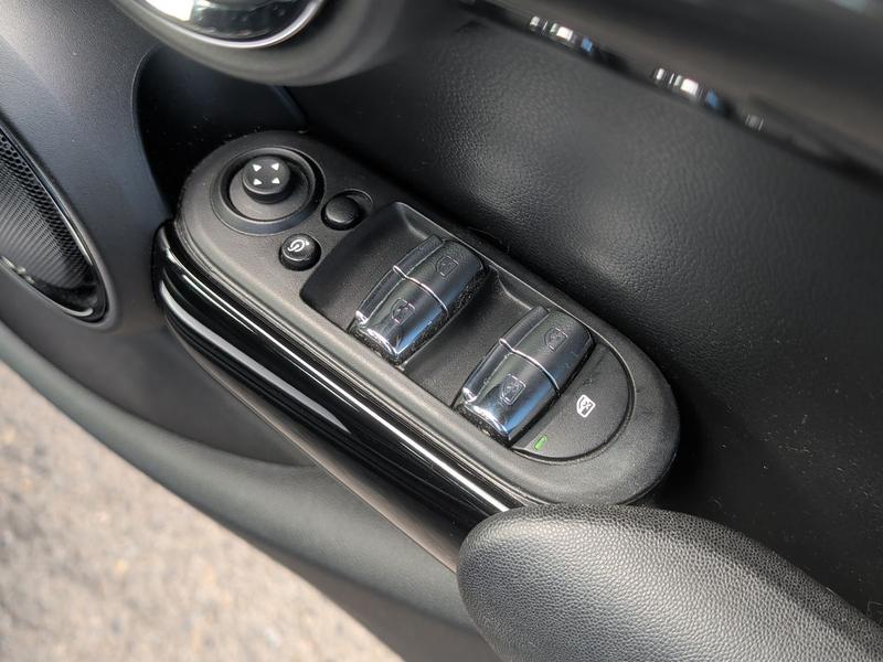 Used MINI Hatch YY68WFF 24