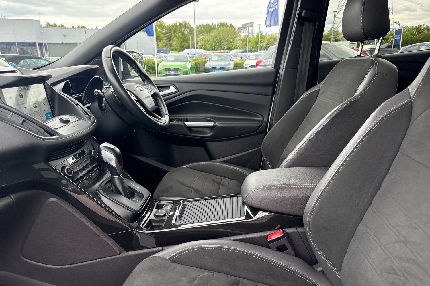 Ford KUGA Photo 18