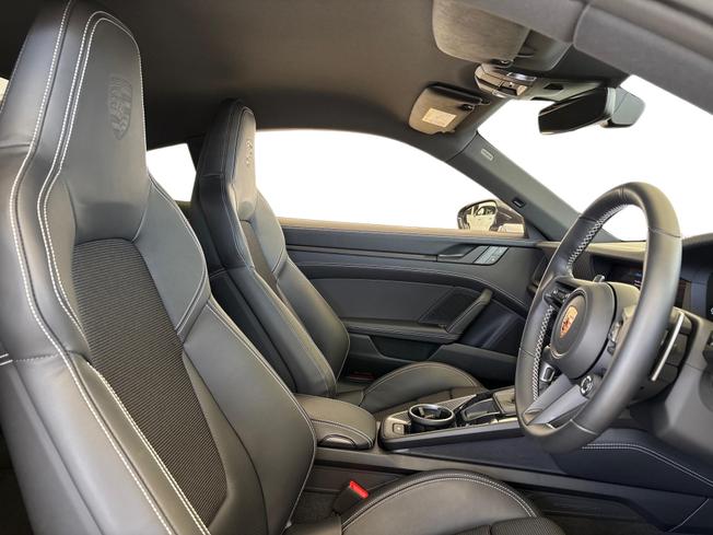 PORSCHE 911 Photo 11
