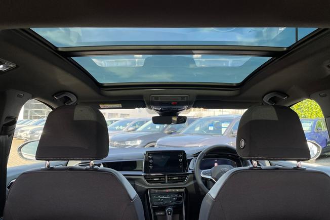 VOLKSWAGEN T-Roc Photo 39