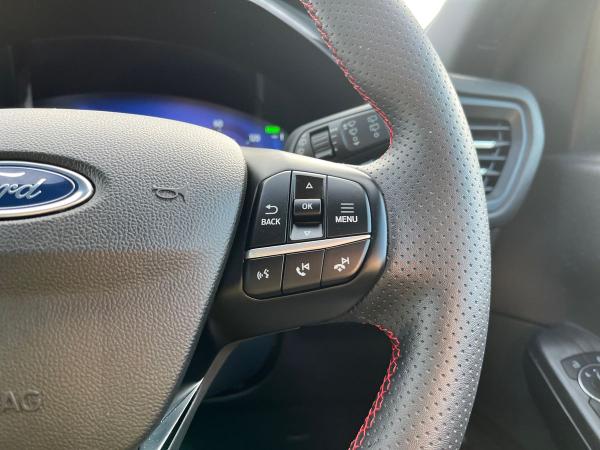 Ford Kuga Photo autoimg-4338ddee9e63ef8d71f2cb7183984279acc8c223.jpg